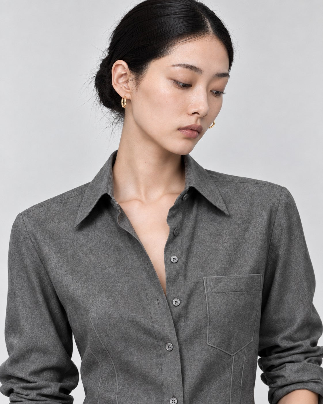 Grey Shirt, close-up