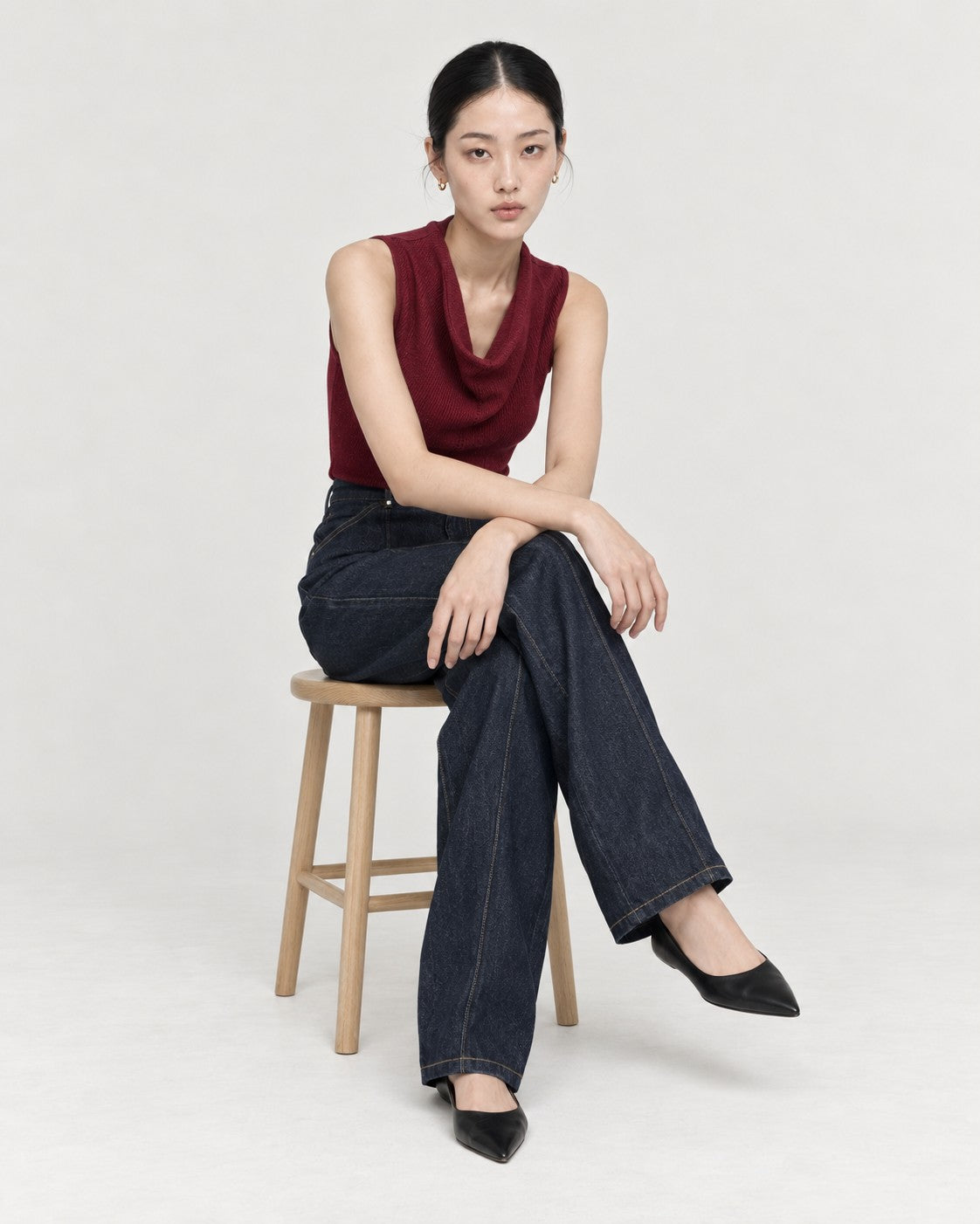 Red Knit, seated